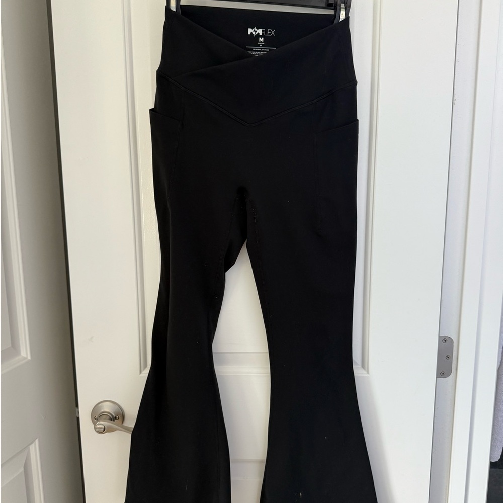 POPFLEX Crisscross Hourglass Flare Leggings with Pockets